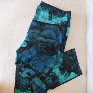 Danskin Now Athletic Capris